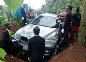 Mua xe hơi BMW X5 đời mới để làm quan tài chôn cất cha