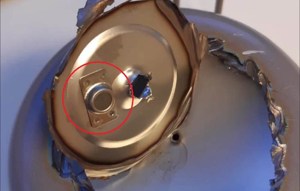 Chiếc cốc bị nghi ngờ. Ảnh: HA&apos;ARETZ