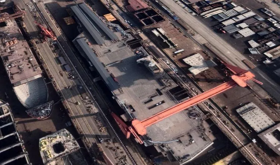 Hình ảnh vệ tinh cho thấy việc đóng tàu Type 003 gần như đã hoàn thành. Ảnh: SCMP