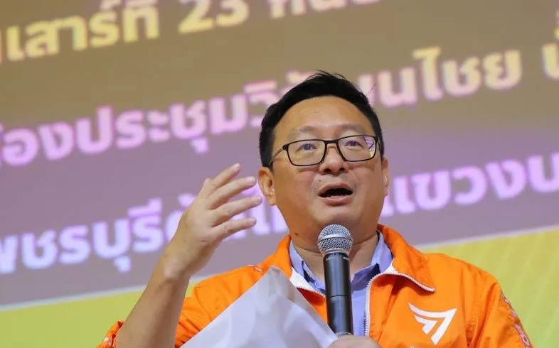 Ông Chaithawat Tulathon, tân lãnh đạo đảng Tiến bước. Ảnh: BANGKOK POST thailan.JPG