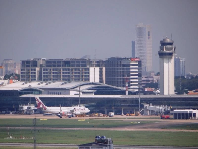 Sân bay Tân Sơn Nhất nhiều lần bị ngập nước, có nguy cơ phải đóng cửa. Ảnh: TRUNG THANH