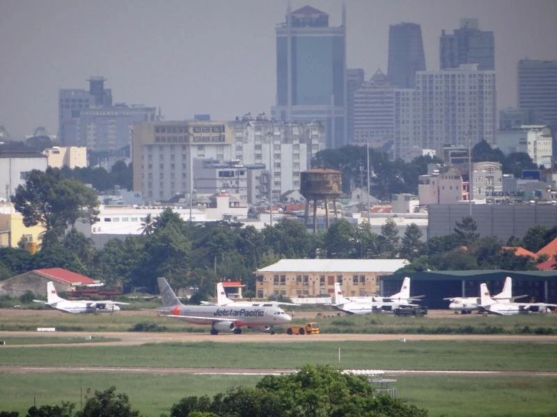 Khu vực đậu máy bay bên trong sân bay Tân Sơn Nhất hay bị ngập