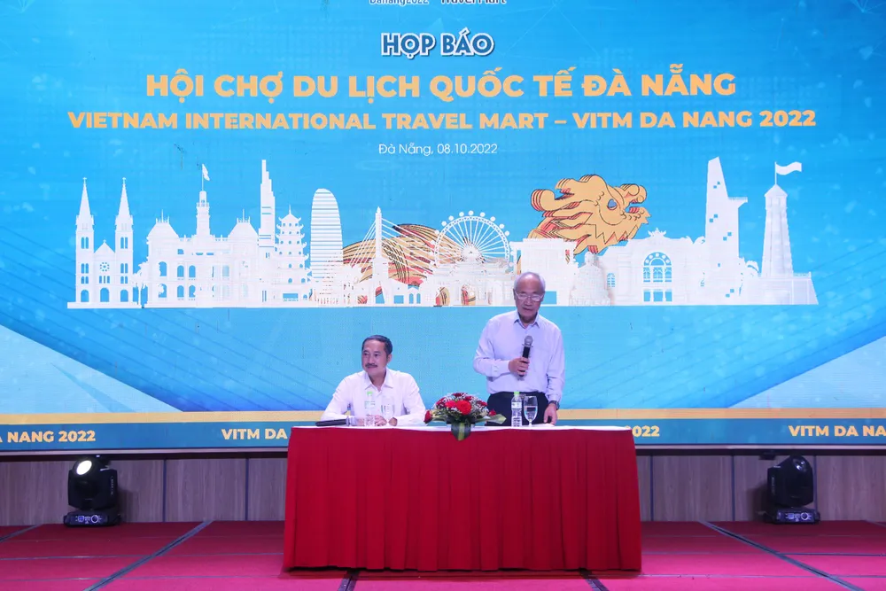 Lãnh đạo Hiệp hội du lịch Việt Nam chủ trì họp báo. Ảnh: NGÔ QUANG Lãnh đạo Hiệp hội du lịch Việt Nam chủ trì họp báo. Ảnh: NGÔ QUANG