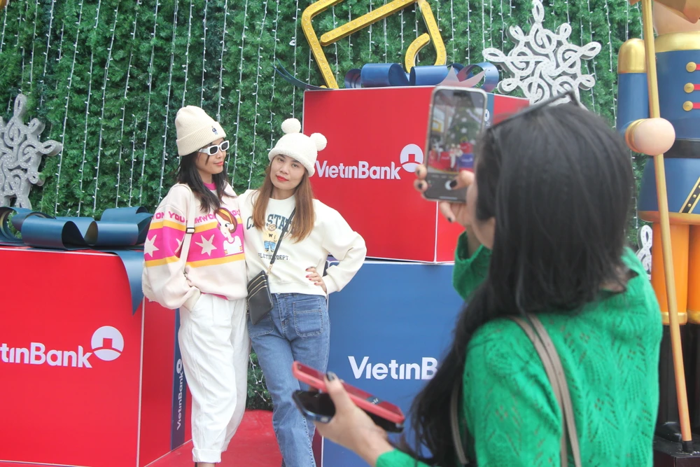 Những địa điểm này rất thu hút người dân, trong đó đa số là giới trẻ