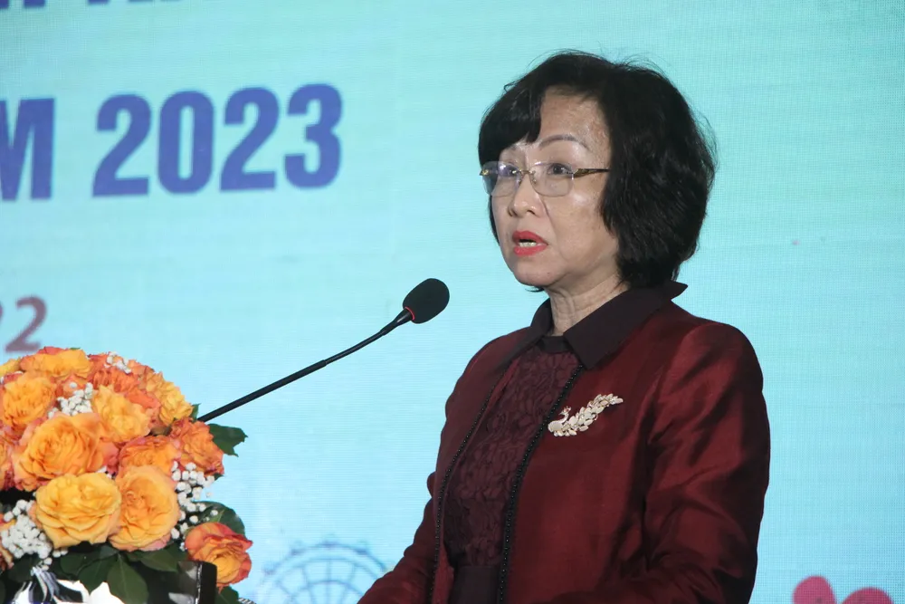 Phó chủ tịch UBND TP Đà Nẵng, bà Ngô Thị Kim Yến phát biểu tại hội nghị. Ảnh: NGÔ QUANG