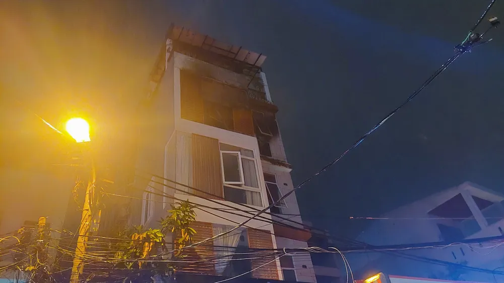 Tầng 4 của căn nhà đã bị thiêu rụi.Ảnh: VĐ