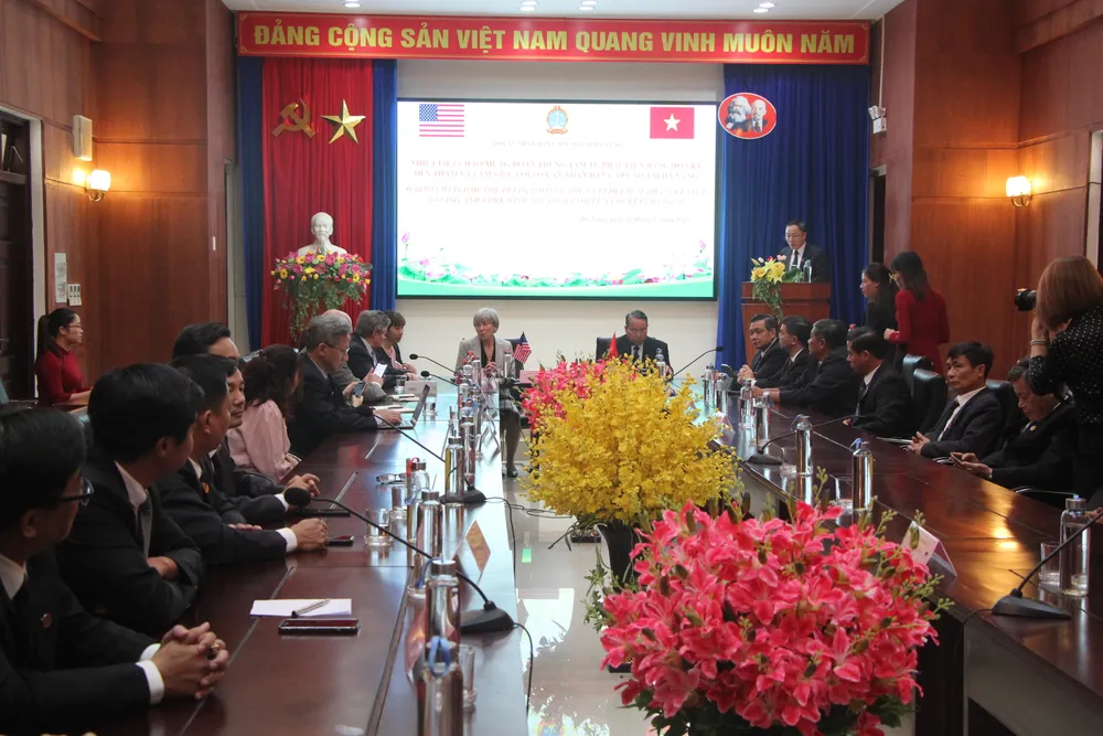 TAND cấp cao tại Đà Nẵng đón đoàn công tác Trung tâm tư pháp liên bang Hoa Kỳ.Ảnh : NGÔ QUANG TAND cấp cao tại Đà Nẵng đón đoàn công tác Trung tâm tư pháp liên bang Hoa Kỳ.Ảnh : NGÔ QUANG