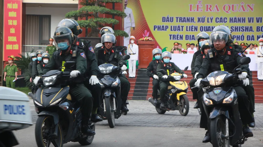 Tăng cường tuần tra trên các tuyến, địa bàn trọng điểm, để kịp thời phát hiện, xử lý các hành vi vi phạm pháp luật. Ảnh: NGÔ QUANG Tăng cường tuần tra trên các tuyến, địa bàn trọng điểm, để kịp thời phát hiện, xử lý các hành vi vi phạm pháp luật. Ảnh: NGÔ QUANG