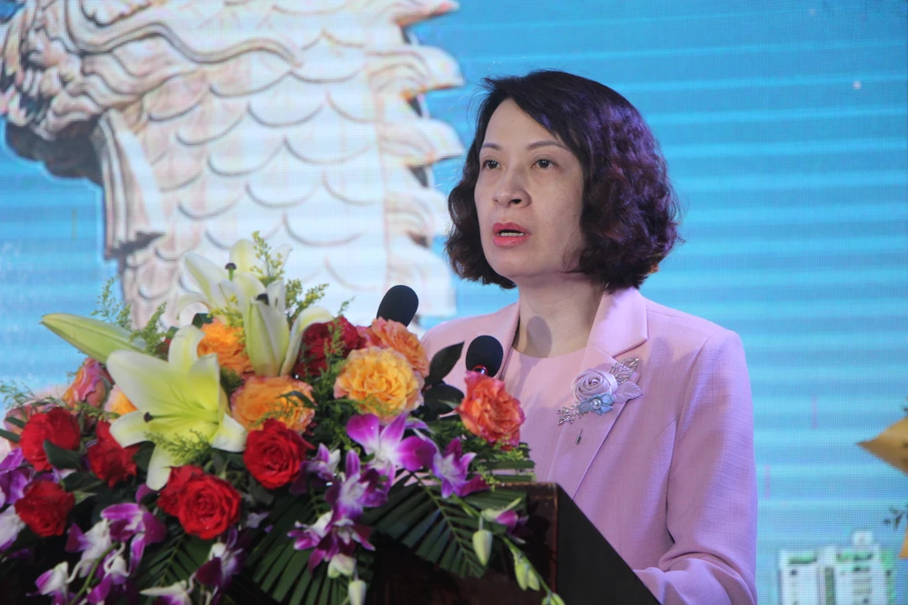 Thứ trưởng Bộ Y tế Nguyễn Thị Liên Hương phát biểu tại hội nghị. Ảnh: NGÔ QUANG