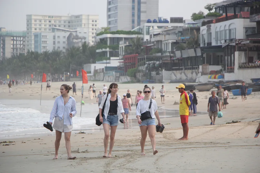 Ban Quản lý Bán đảo Sơn Trà và các bãi biển du lịch Đà Nẵng tăng cường lực lượng và phối hợp với các địa phương ven biển đảm bảo công tác cứu hộ.Ảnh: NGÔ QUANG Ban Quản lý Bán đảo Sơn Trà và các bãi biển du lịch Đà Nẵng tăng cường lực lượng và phối hợp với các địa phương ven biển đảm bảo công tác cứu hộ.Ảnh: NGÔ QUANG