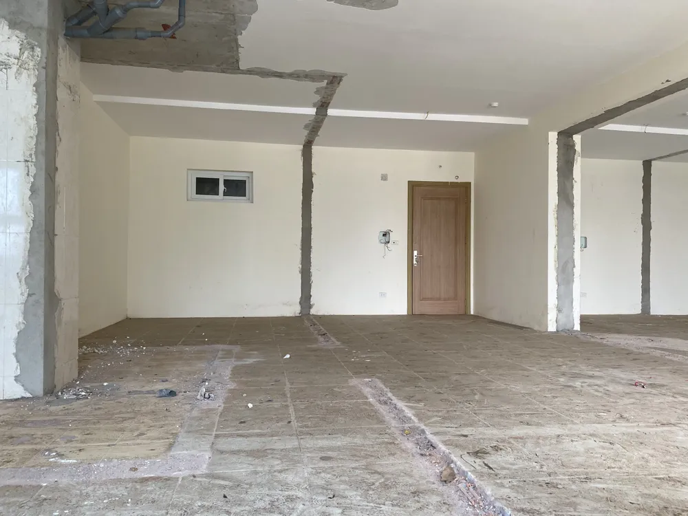 Sau tháo dỡ, tầng 2 và 3 được chuyển đổi thành nhà đỗ xe, tầng 5 làm nhà trẻ và nhà sinh hoạt cộng đồng. Ảnh: NGÔ QUANG Sau tháo dỡ, tầng 2 và 3 được chuyển đổi thành nhà đỗ xe, tầng 5 làm nhà trẻ và nhà sinh hoạt cộng đồng. Ảnh: NGÔ QUANG