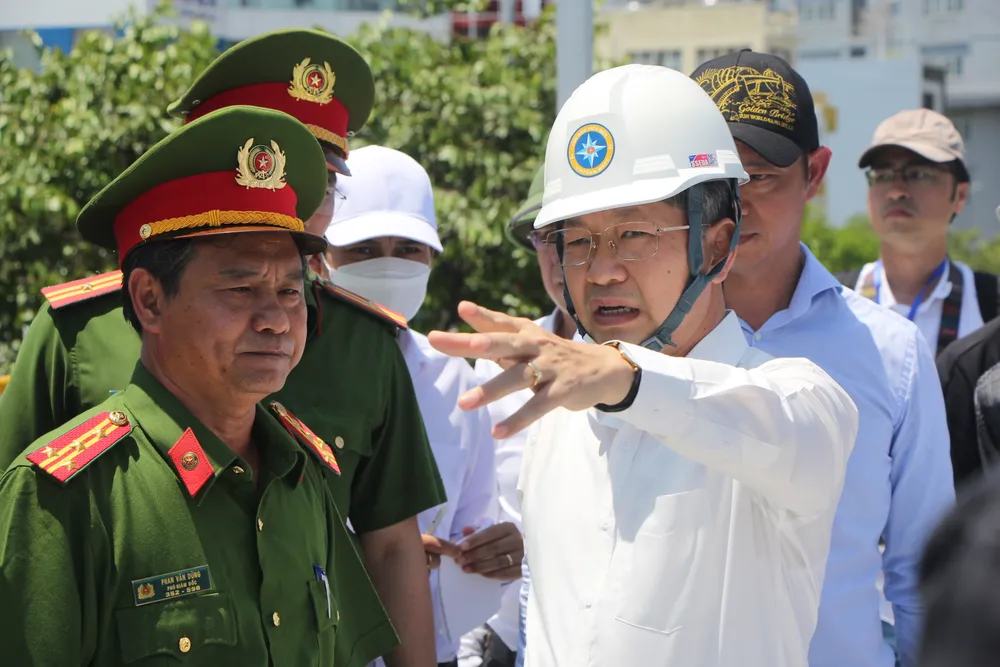 Bí thư Nguyễn Văn Quảng nhấn mạnh việc đảm bảo an toàn cho lễ hội pháo hoa.Ảnh: NGÔ QUANG. Bí thư Nguyễn Văn Quảng nhấn mạnh việc đảm bảo an toàn cho lễ hội pháo hoa.Ảnh: NGÔ QUANG.