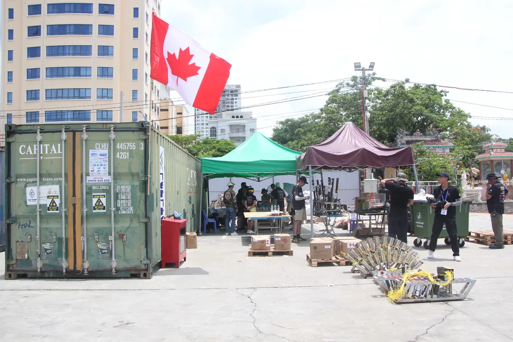 Xứ sở lá phong sẽ mang tới phần trình diễn có tên &quot;Cực quang&quot;.Ảnh: NGÔ QUANG