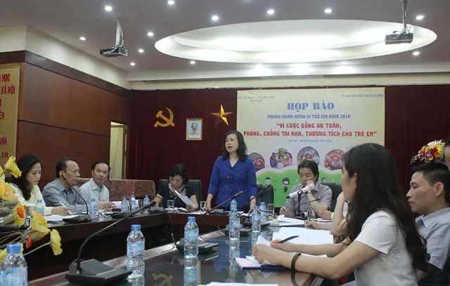 Tại sao chưa thể dạy bơi cho trẻ trong trường học? ảnh 1