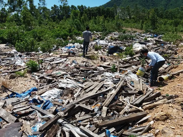 Lại phát hiện hàng tấn chất thải của Formosa chôn ở trang trại ảnh 8