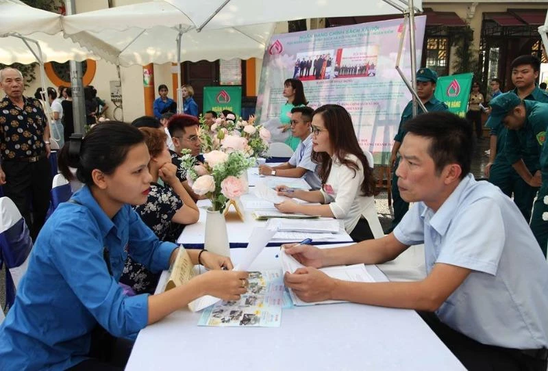 Bộ LĐ-TB&XH lấy ý kiến đóng góp của các bộ, ngành về dịp nghỉ lễ 30-4 và 1-5. Ảnh: V.LONG