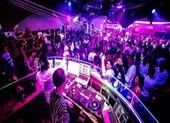 Hà Nội dừng hoạt động xe buýt đến 15-4 ảnh 2 Hà Nội kiểm tra việc dừng hoạt động quán bar, vũ trường