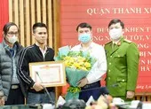 Bộ LĐ-TB&XH tặng bằng khen cho anh Nguyễn Ngọc Mạnh ảnh 2 Khen thưởng người cứu cháu bé rơi từ tầng 12