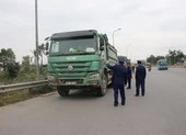 Phó Thủ tướng: 'Cần điều tra xem có ai chống lưng xe quá tải?' ảnh 2 Tài xế xe quá tải 'theo dõi' Thanh tra giao thông