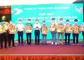 TP.HCM nghiêng mình tri ân những bác tài tình nguyện chở bệnh nhân COVID-19