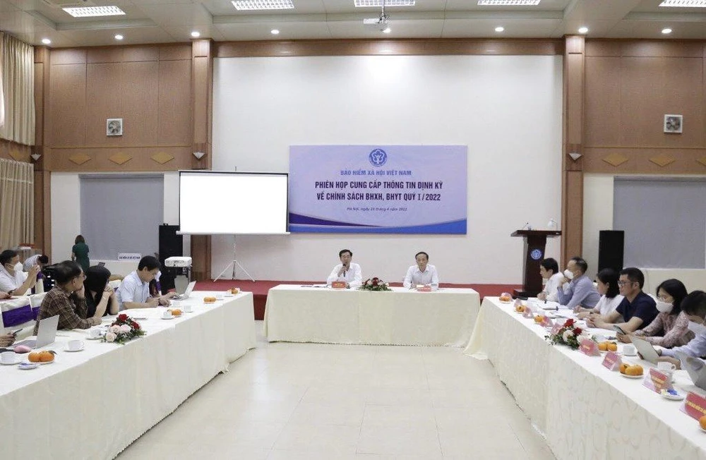 BHXH Việt Nam tổ chức buổi họp cung cấp thông tin về hoạt động quỹ BHXH cho báo chí. Ảnh: M.TRÚC