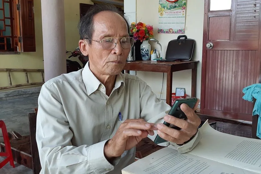 Ông Đinh Thế Phong chia sẻ về mức lương hưu hiện nay. Ảnh: V.LONG Ông Đinh Thế Phong chia sẻ về mức lương hưu hiện nay. Ảnh: V.LONG