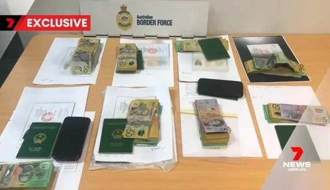 Hình ảnh được cho là liên quan đến các tiếp viên hàng không Việt Nam- Ảnh cắt từ clip của 7 News Hình ảnh được cho là liên quan đến các tiếp viên hàng không Việt Nam- Ảnh cắt từ clip của 7 News