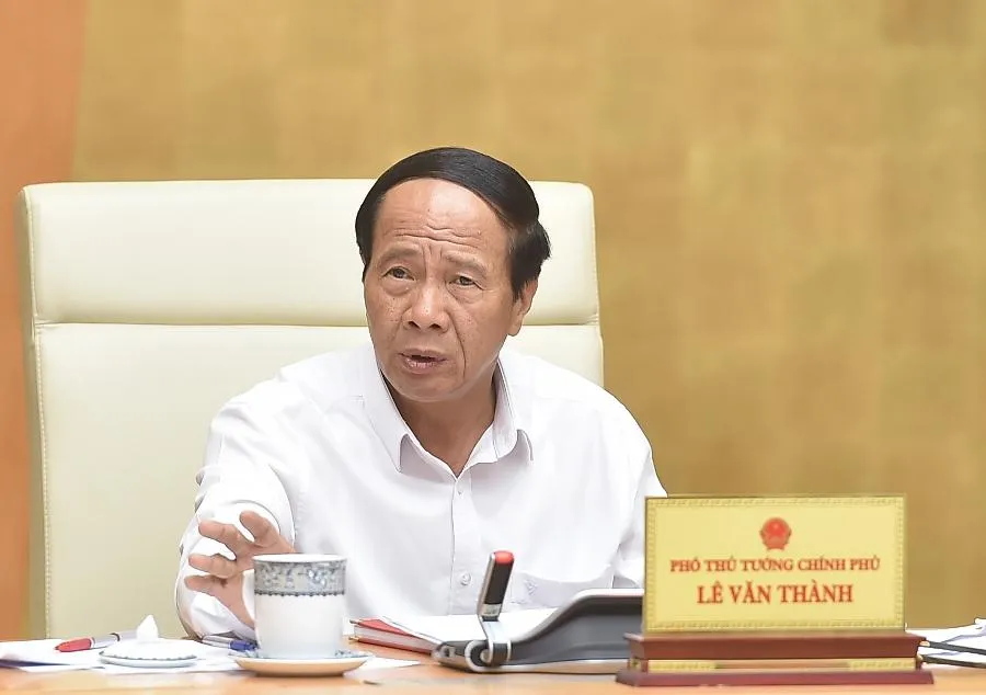 Phó Thủ tướng Lê Văn Thành chỉ đạo tại buổi họp.