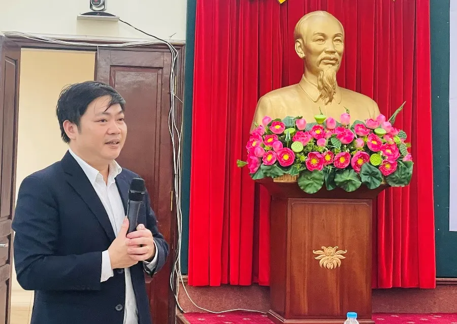 Ông Nguyễn Duy Cường, Phó Vụ trưởng vụ BHXH giới thiệu các điểm mới của luật. Ảnh: V.LONG Ông Nguyễn Duy Cường, Phó Vụ trưởng vụ BHXH giới thiệu các điểm mới của luật. Ảnh: V.LONG