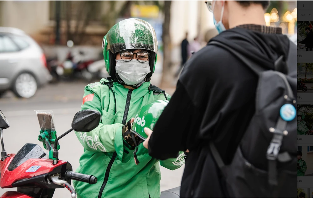 Hiện nay có hàng nghìn tài xế lái xe công nghệ chưa thuộc đối tượng tham gia BHXH bắt buộc. Ảnh: V.LONG