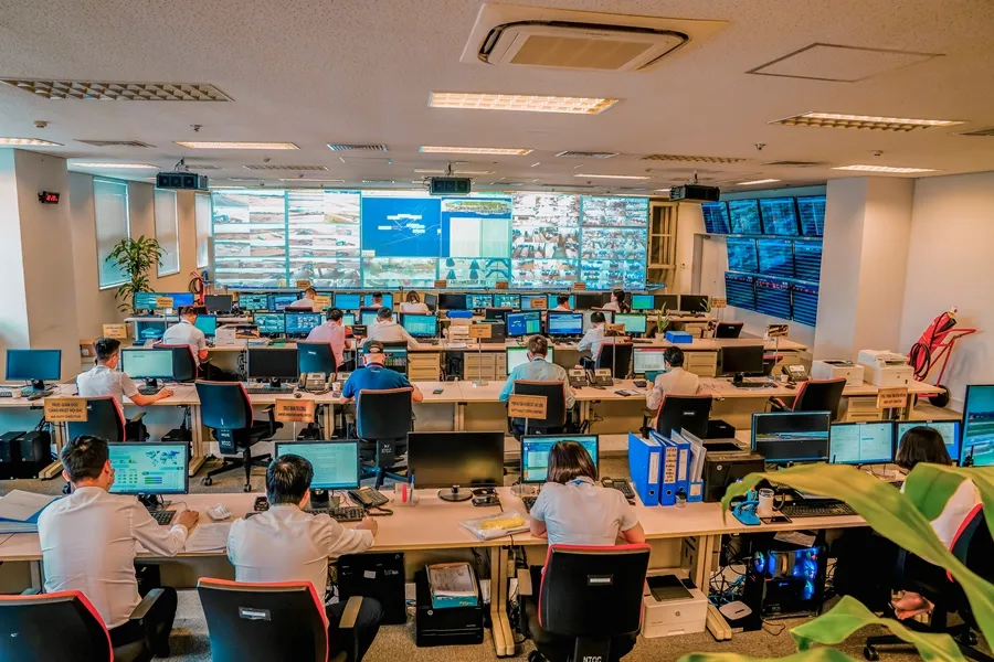 Sự phối hợp giữa các sân bay giúp giảm thời gian máy bay chờ đợi trên trời. Ảnh: N.HÀ Sự phối hợp giữa các sân bay giúp giảm thời gian máy bay chờ đợi trên trời. Ảnh: N.HÀ