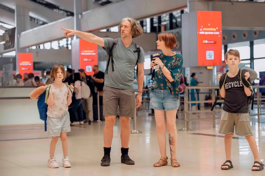 Khách quốc tế nhập cảnh vào Việt Nam qua cảng hàng không Nội Bài. Ảnh: P.PHONG Khách quốc tế nhập cảnh vào Việt Nam qua cảng hàng không Nội Bài