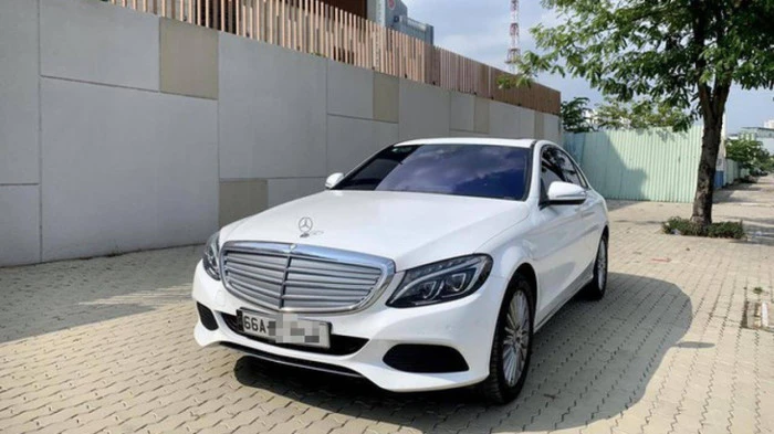 Chiếc Mercedes-Benz C250 Exclusive bị trượt đăng kiểm. Ảnh nhân vật cung cấp