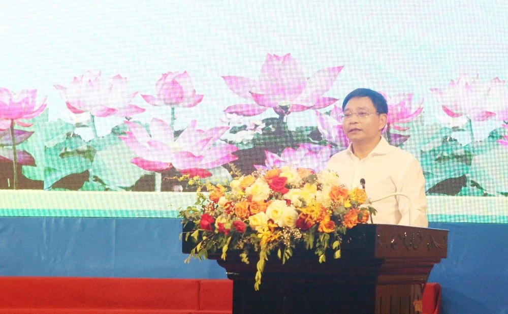 Bộ trưởng Bộ GTVT Nguyễn Văn Thắng phát biểu tại hội nghị, diễn ra vào sáng nay tại Thanh Hóa. Ảnh: Đ.TRUNG