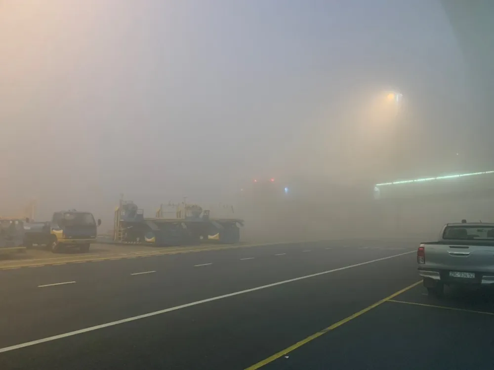 suong-mu-day-dac-nhieu-chuyen-bay-khong-the-ha-canh-xuong-noi-bai (2).jpg