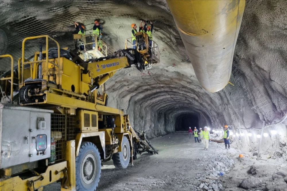 Bắt đầu kiểm toán dự án cao tốc Quảng Ngãi – Hoài Nhơn ảnh 1 Một gói thầu thuộc dự án đường bộ cao tốc Quảng Ngãi - Hoài Nhơn, do Tập đoàn Đèo Cả thi công.