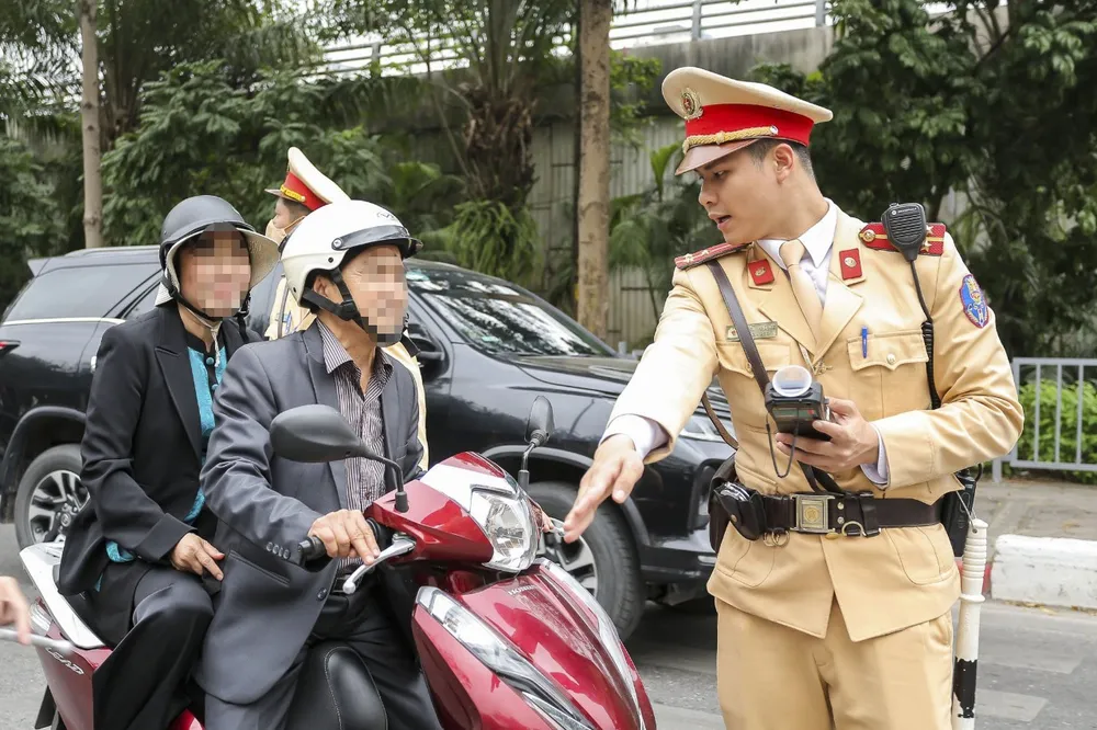 Chính phủ đề xuất cho Bộ Công an trích tiền xử phạt giao thông. Ảnh: P.HÙNG