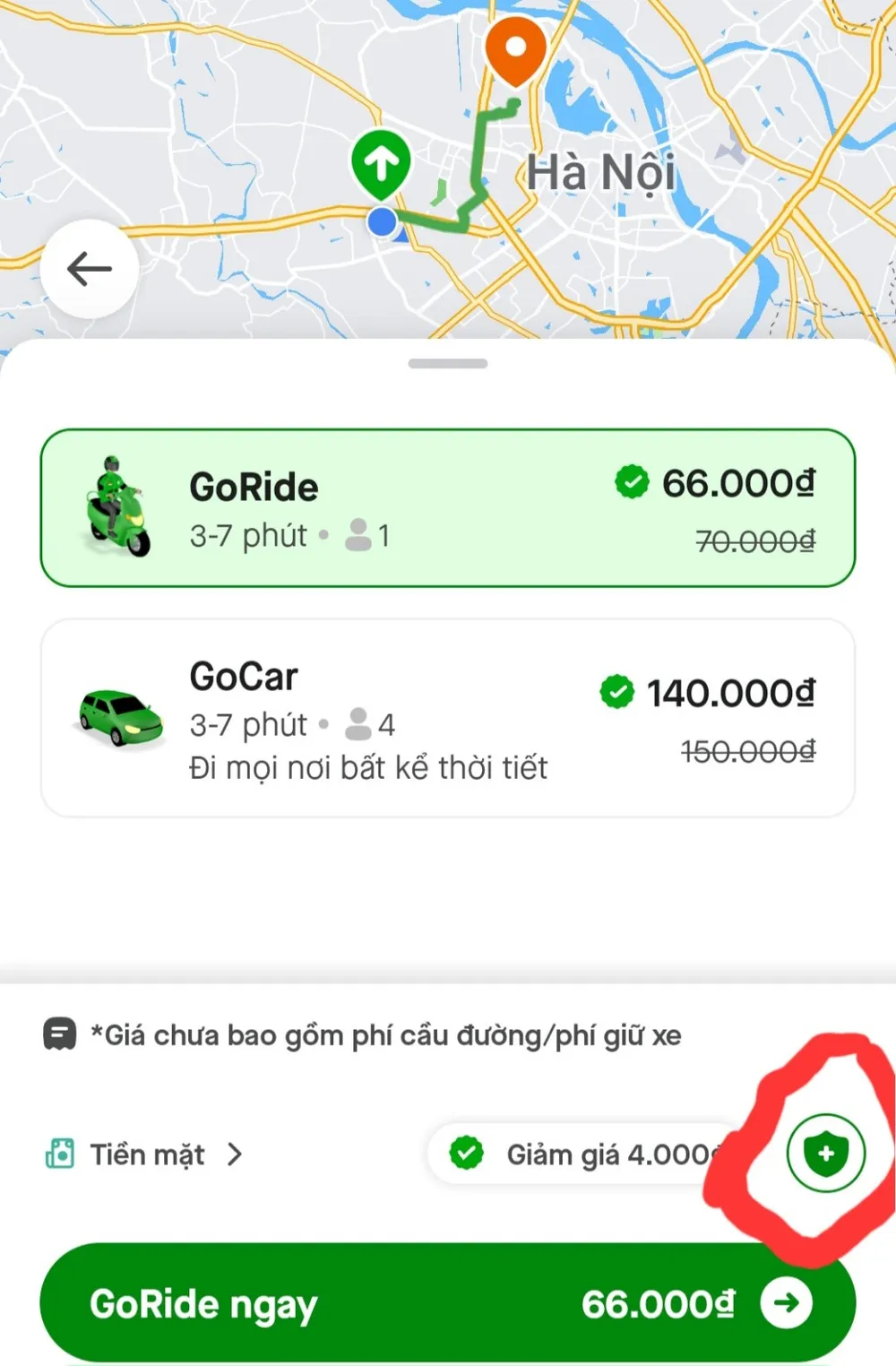 Hành khách có thể nhấn vào hình chiếc khiên để đăng ký hoặc huỷ dịch vụ của Gojek. Ảnh: V.LONG hang-xe-cong-nghe.jpg