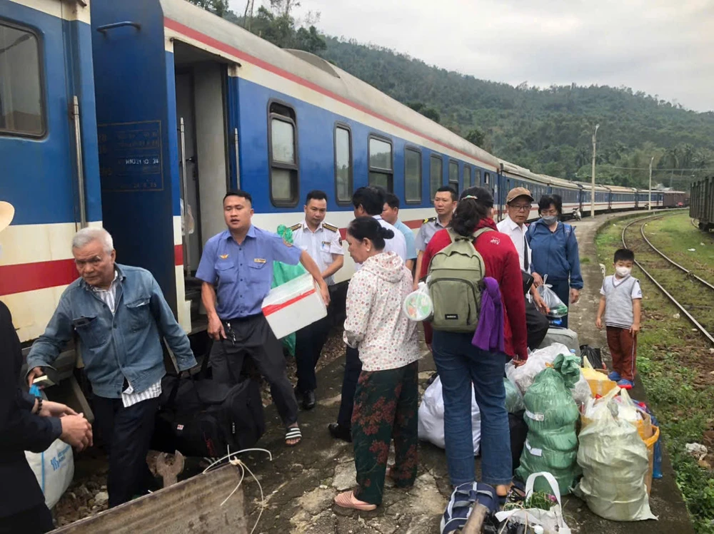 Đường sắt Bắc - Nam sẽ thông tuyến vào trưa nay