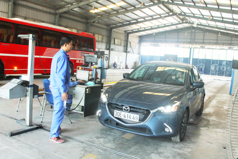 Hiện nay xe lưu hành vẫn được kiểm soát khí thải nhưng ở mức thấp. Ảnh minh họa: V.LONG khí thải ô tô