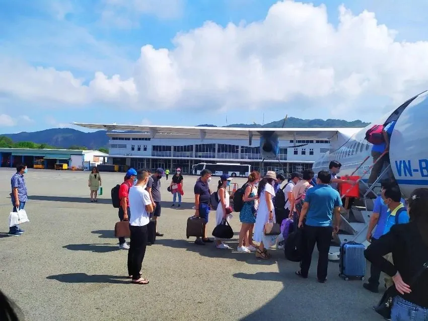 Hiện sân bay Côn Đảo chỉ tiếp nhận được các loại máy bay cỡ nhỏ. Ảnh: V.LONG