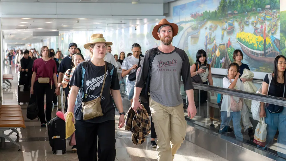 Sân bay Nội Bài đang áp dụng nhiều mô hình nhằm tăng tỉ lệ chợ đợi cất cánh trên đường băng. Ảnh: N.HÀ