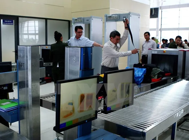 Cấm gây nhũng nhiễu, phiền hà trong tiếp nhận và giải quyết công việc đối với hành khách ảnh 1