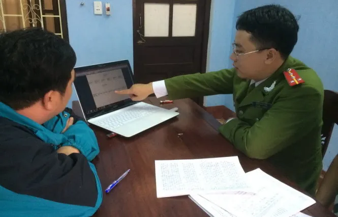 Cơ quan công an xác định hành vi đánh bạc qua mạng của nhóm đối tượng - Ảnh: N.P