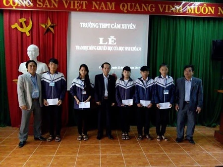 thầy giáo, quyên góp, người nghèo, từ thiện thầy giáo, quyên góp, người nghèo, từ thiện