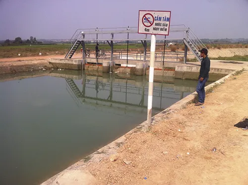 Rủ nhau tắm kênh, 2 học sinh thiệt mạng ảnh 1