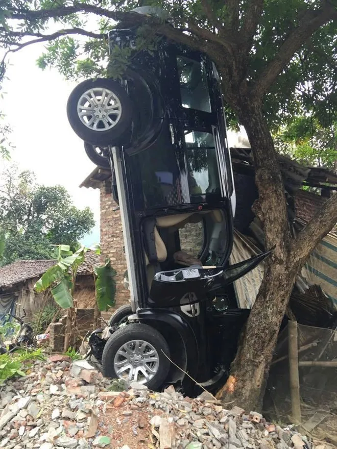 Vụ tai nạn chết 3 người: Bí thư huyện Hà Quảng trực tiếp cầm lái ảnh 1 Vụ tai nạn chết 3 người: Bí thư huyện Hà Quảng trực tiếp cầm lái ảnh 1