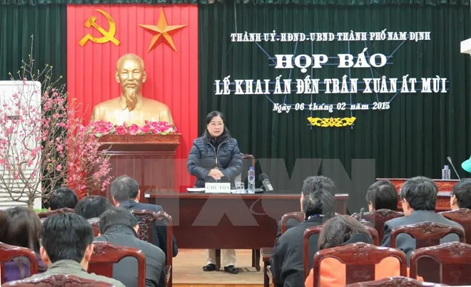 Phục dựng lễ rước kiệu Ngọc Lộ tại lễ hội khai ấn Đền Trần ảnh 1