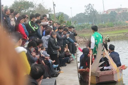 Cấm ngửa nón, bán trầu, liền anh liền chị ngửa tay “xin” tiền ở hội Lim ảnh 7 Cấm ngửa nón, bán trầu, liền anh liền chị ngửa tay “xin” tiền ở hội Lim ảnh 7