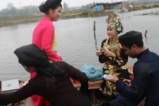 Cấm ngửa nón, bán trầu, liền anh liền chị ngửa tay “xin” tiền ở hội Lim ảnh 9 Cấm ngửa nón, bán trầu, liền anh liền chị ngửa tay “xin” tiền ở hội Lim ảnh 9